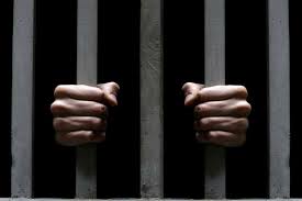CONDANNATO A 2 ANNI DI CARCERE PER AVER RUBATO 5 EURO ALLA BANCA - 25/02/2015
