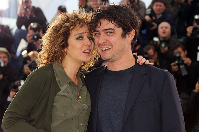 RICCARDO SCAMARCIO E VALERIA GOLINO: L'ANNUNCIO UFFICIALE DOPO 10 ANNI DI FIDANZAMENTO - 25/02/2015