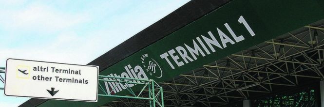 DOPO L'ALLARME BOMBA SUL VOLO ALITALIA. PANICO A FIUMICINO, 3 TUNISINI IN FUGA SULLA PISTA - 17/04/2015