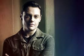 TIZIANO FERRO SI CONFESSA: ''VORREI POTER PASSEGGIARE COL MIO FIDANZATO'' - 23/04/2015