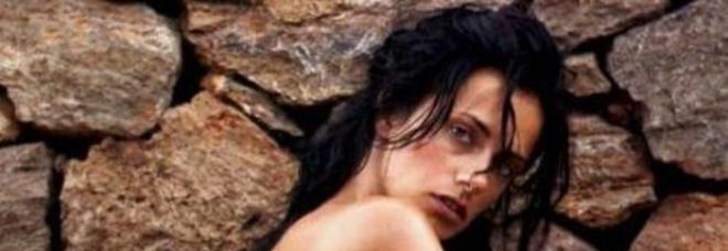 ROSSELLA BRESCIA SCOPPIA A PIANGERE IN TRIBUNALE: LA SOUBRETTE CONTRO ''LO ZOO DI 105'' - 20/05/2015