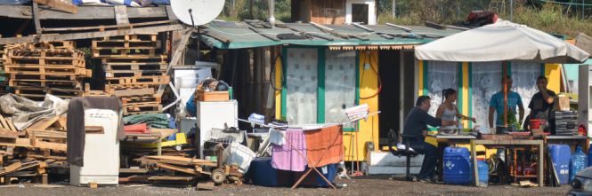 ROMA SHOCK - LA SCOPERTA DEI VIGILI AL CAMPO NOMADI: ECCO DOVE HANNO TROVATO UN NEONATO - 20/05/2015