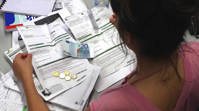 BOLLETTE: LA SCADENZA NON E' PIU' VALIDA. ORA PUOI PAGARLE ANCHE DOPO E SENZA MORA. ECCO COME FARE - 08/06/2015
