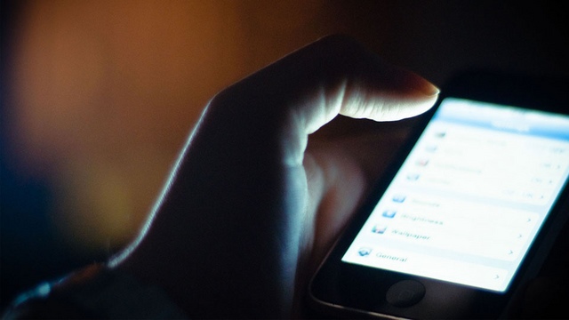 ATTENZIONE ALLA TRUFFA CHE 'TIENE IN OSTAGGIO' I CELLULARI. ECCO COSA FARE SE RICEVETE QUESTO SMS - 21/07/2015