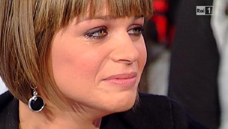 IL DRAMMA DI ALESSANDRA AMOROS, VA DAL MEDICO E FA UNA SCOPERTA TERRIBILE: ''NON POSSO PIU' CANTARE'' - 28/07/2015