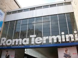 ROMA: TRAGEDIA ALLA STAZIONE TERMINI, 17ENNE INVESTITA DA UN TRENO, E' GRAVE - 14/09/2015