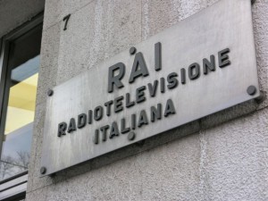 RIDUZIONE DEL CANONE RAI, ECCO COSA CAMBIA - L'ANNUNCIO DI MATTEO RENZI - 04/10/2015
