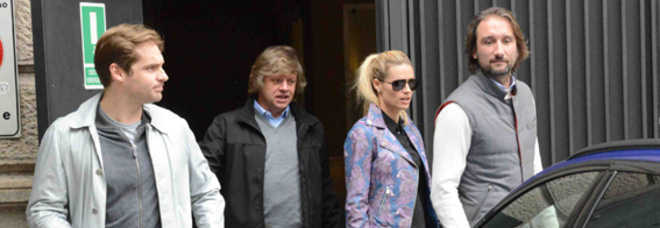 MICHELLE HUNZIKER, PRANZO CON SORPRESA: ''DI NUOVO INCINTA, IN ARRIVO IL QUARTO FIGLIO'' - 06/10/2015