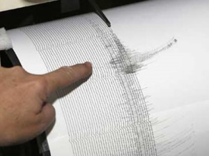 NAPOLI, FORTI SCOSSE DI TERREMOTO, SALE L'ALLERTA: EVACUATE MOLTE SCUOLE - 07/10/2015