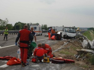 ''CERCO L'ANGELO CHE HA SALVATO MIO FIGLIO'' IL DISPERATO APPELLO DI UN PADRE DOPO L'INCIDENTE DEL FIGLIO - 11/10/2015