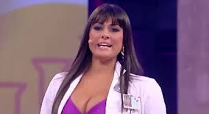 MARIA MAZZA E LO 'SCANDALO' PER LE VIE DI MILANO: ECCO COME E' ANDATA IN GIRO A FARE SHOPPING - 28/10/2015