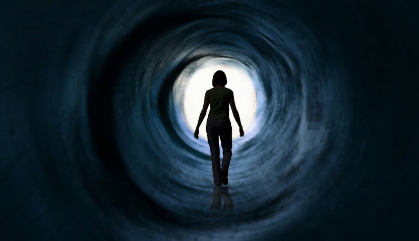 ''IN PUNTO DI MORTE SI VEDONO AMICI E PARENTI GIA' DEFUNTI'': LA SCIENZA SPIEGA PERCHE' - 28/10/2015