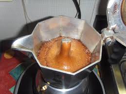 ECCO COSA ACCADE SE METTIAMO IL SALE NELLA MACCHINETTA DEL CAFFE' - 29/10/2015
