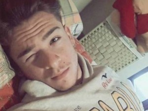 MUORE IN SELLA AL SUO SCOOTER, IL 16ENNE LUIGI DE ROSA: SU FB L'ULTIMO POST IN RICORDO DI SIMONCELLI - 10/11/2015