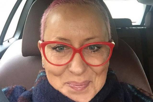 CAROLYN SMITH SUL TUMORE: L'ANNUNCIO DELLA GIURATA DI ''BALLANDO CON LE STELLE'' - 03/12/2015