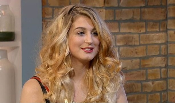 LA MAMMA HOT: ECCO COSA HA FATTO PER POTER FARE I REGALI DI NATALE A SUO FIGLIO - FOTO - 27/12/2015