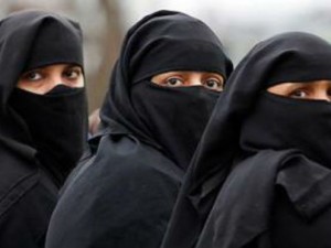 LA LEGGE DELL'ISIS PER DISCIPLINARE I RAPPORTI CON LE SCHIAVE SESSUALI - 29/01/2016