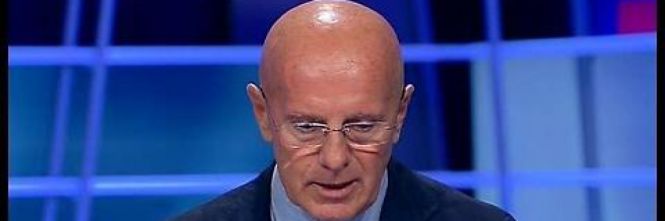 ''SACCHI ERA IN BAGNO IN AUTOGRILL, SI GUARDAVA DA UN UOMO DI COLORE...'' POI LA SCOPERTA - 01/02/2016