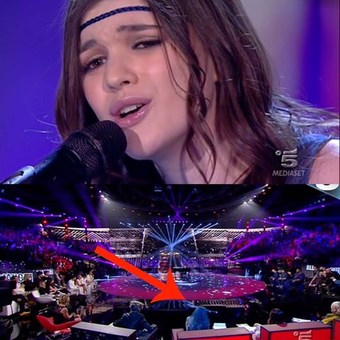 AMICI 15: CHE GAFFE PER CANALE 5 - ACCADE DURANTE L'ESIBIZIONE DI CHIARA E SE NE ACCORGONO TUTTI - 23/04/2016
