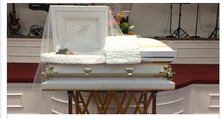 BIMBO DI 3 ANNI UCCISO DA UN PIRATA DELLA STRADA, ECCO COSA ACCADE AL SUO FUNERALE - 29/05/2016