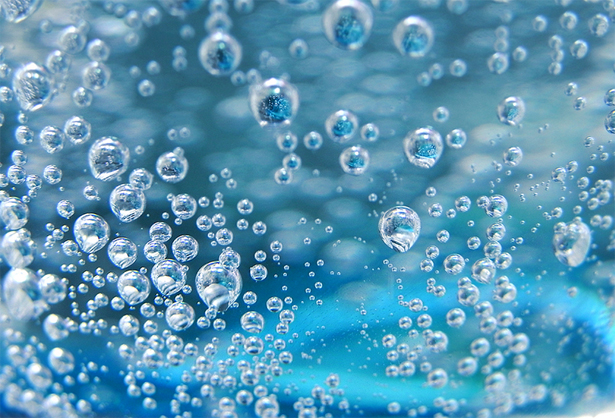 BEVETE L'ACQUA FRIZZANTE? ECCO GLI EFFETTI SULLA VOSTRA SALUTE - 20/06/2016