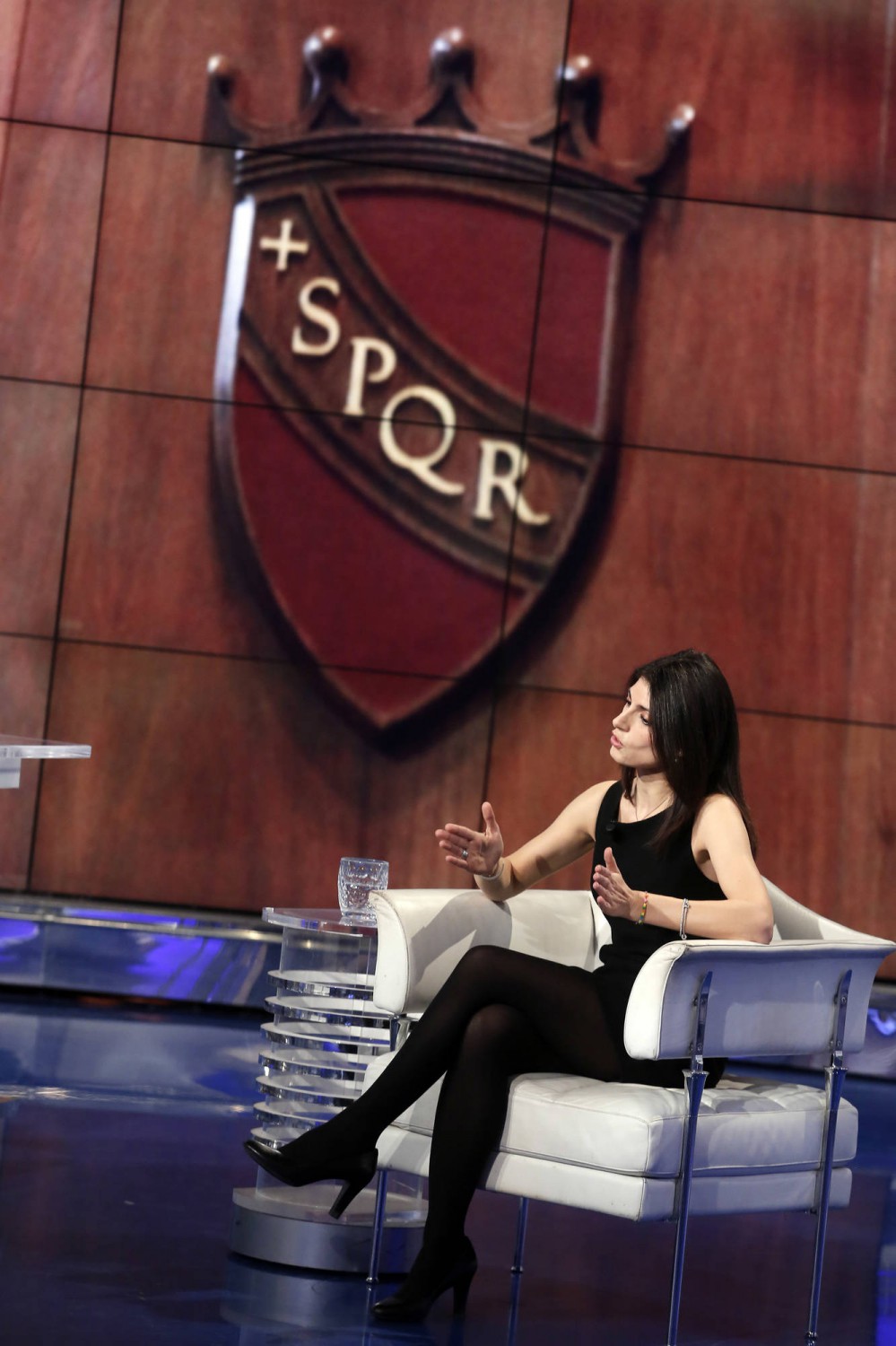 VIRGINIA RAGGI VA ALL'ATTACCO: ''ORA IL VATICANO PAGHI L'IMU'' - 20/06/2016