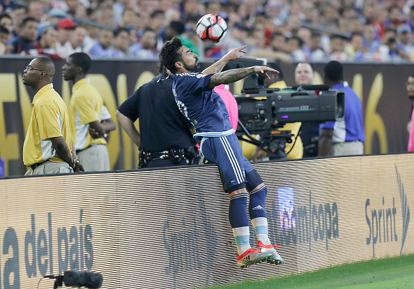 BRUTTISSIMO INFORTUNIO DEL POCHO LAVEZZI - VIDEO - 22/06/2016