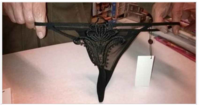 ADDIO TANGA E PERIZOMA: ARRIVA L'IMBARAZZANTE MODA CHE SPOPOLA - 12/09/2016