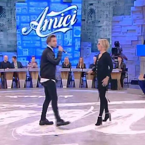 ''MI CHIEDEVI GIOCHINI EROTICI'' E' BUFERA SULL'EX VOLTO DI AMICI - 14/09/2016