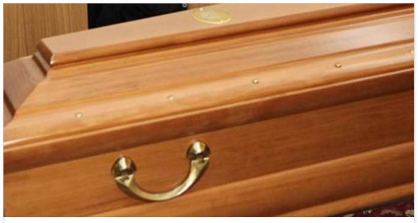 ORRORE IN UN CIMITERO DI ROMA: LA SCOPERTA SHOCK DEI PARENTI DELL'ANZIANO DEFUNTO - 18/09/2016