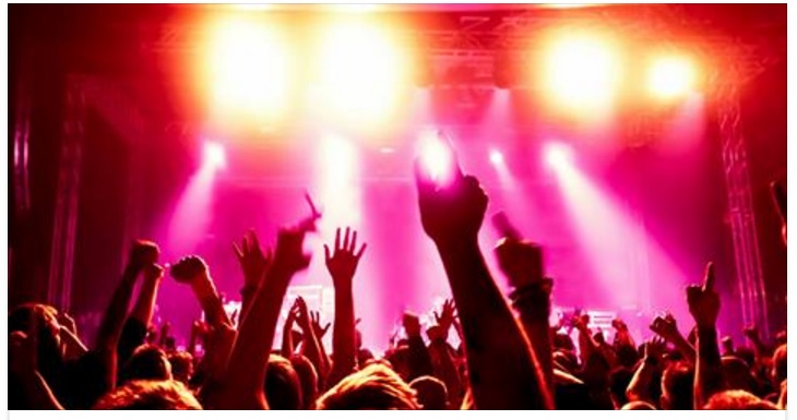 PROPOSTA SHOCK: DISCOTECA OFFRE INGRESSO GRATIS E 100 EURO ALLE RAGAZZE CHE SI PRESENTANO SENZA MUTANDE - 25/02/2017