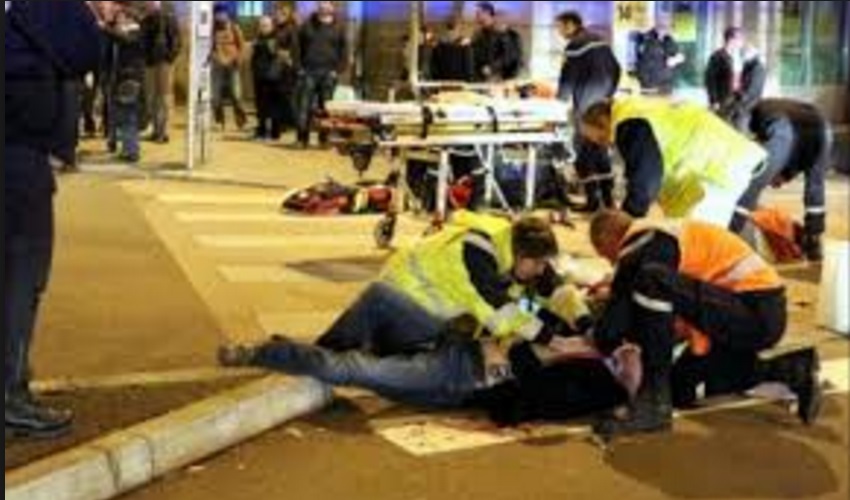 UOMO LANCIA L'AUTO CONTRO LA FOLLA ''PROBABILE ATTENTATO TERRORISTICO, L'UOMO ERA ARMATO'' - 25/02/2017