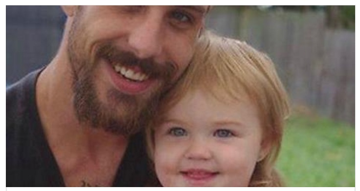 PICCHIA LA FIGLIA A MORTE, POI ESCE DI CASA PER ANDARE A BERE UN CAFFE' E FUMARE - 02/03/2017