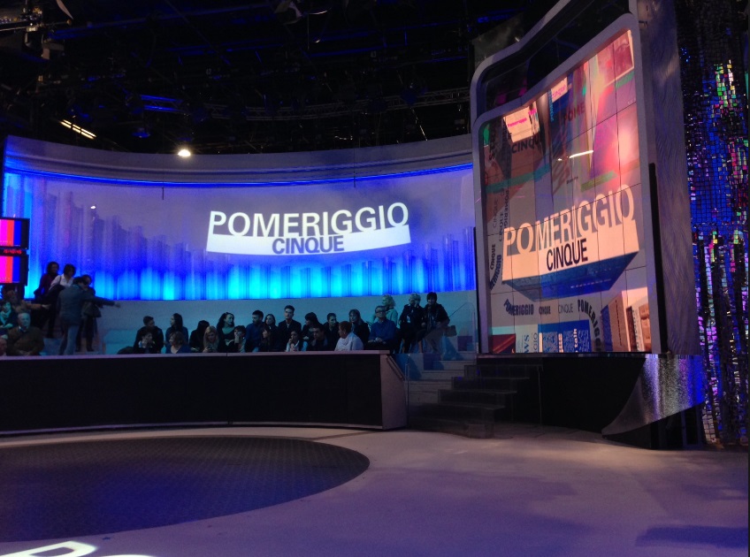 ''COSTRETTA A PROSTITUIRMI'' LA DICHIARAZIONE AGGHIACCIANTE DELLA CONDUTTRICE - 04/03/2017
