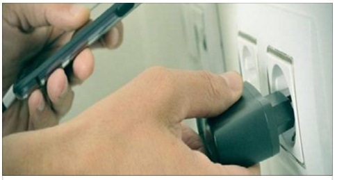 8 COSE CHE NON SAPETE SU WHATSAPP: LA NUMERO 7 VI FARA' PREOCCUPARE PARECCHIO - 20/04/2017