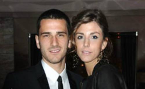 JUVE KO A FIRENZE, LADY BONUCCI INSULTA UN TIFOSO VIOLA SU TWITTER. ''AMMAZZATI'' - FOTO ALL'INTERNO - 21/10/2013