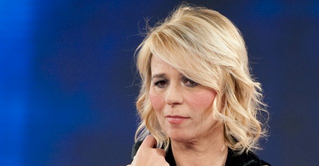INTERVISTA A MARIA DE FILIPPI: ''VIVO IN UNA SCATOLA, FORSE NON MI FA BENE'' - 10/12/2013