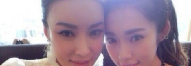 CHI È LA MADRE E CHI LA FIGLIA? CONCORSO MADE IN CHINA SULLA MAMMA PIÙ HOT - 18/12/2013