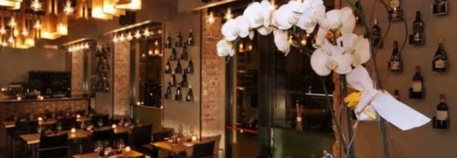 MAXI-CONTO DA 942 EURO AL RISTORANTE: LASCIANO 500 EURO SUL TAVOLO E SCAPPANO - 19/12/2013