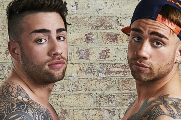 I GEMELLI DI THE VALLEYS E LA FOTO OSÉ DEL ''MEZZO INCESTO'' - 07/01/2014