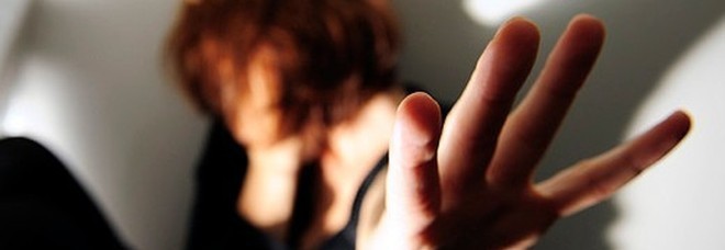 ROMPE IL NASO ALLA FIGLIA E INVESTE LA COGNATA: LA FURIA DOPO SOS SU FB - 08/01/2014