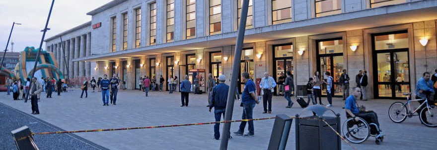 MAROCCHINO RAPINA UN QUINDICENNE, LA MAMMA LO TROVA E LO RIEMPIE DI BOTTE - 22/04/2014