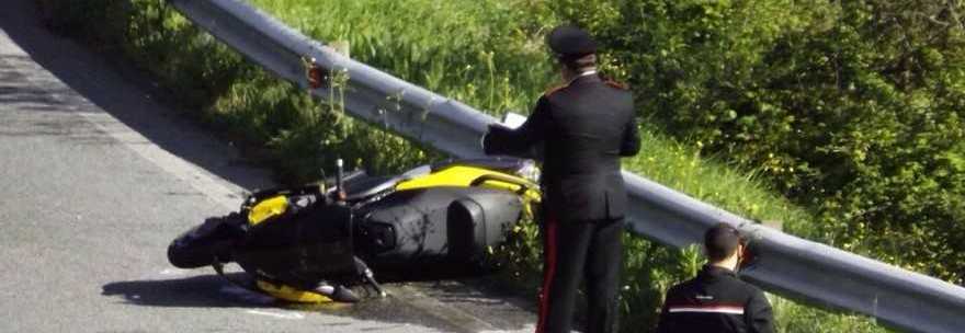 TELEFONA ALLA MOGLIE DOPO L'INCIDENTE IN MOTO: ''NON TI PREOCCUPARE'', POI SI ACCASCIA E MUORE - 05/04/2014