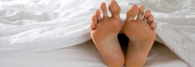 UCCIDE LA MOGLIE NEL SONNO ACCOLTELLANDOLA: ''MI HA TIRATO LE COPERTE E SCOPERTO I PIEDI'' - 22/05/2014
