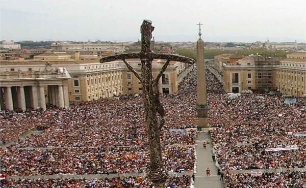 DALLE SIGARETTE ALLA BENZINA: ECCO TUTTI I PRIVILEGGI DI CUI GODE IL VATICANO - 05/12/2014