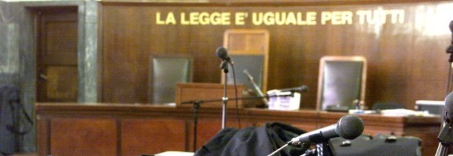 VIOLENTA UNA MINORENNE, VIENE SMASCHERATO DALLA CARTOMANTE - 04/12/2013