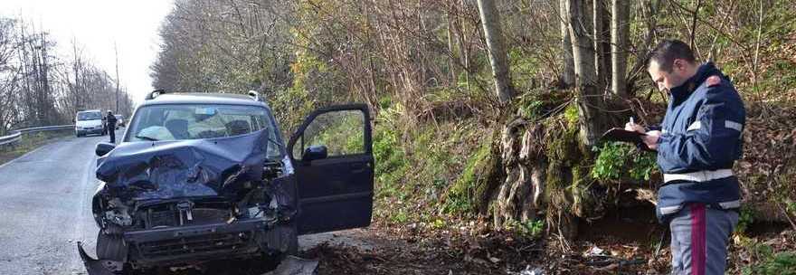 VELLETRI, AUTO CONTRO ALBERO SULLA VIA DEI LAGHI: MUORE VITTORIA, CUGINA DI LOREDANA BERTÈ - 10/01/2014