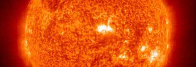 SOLE 'IRREQUIETO', NUOVE MACCHIE GIGANTI: NUOVA TEMPESTA MAGNETICA IN ARRIVO - 09/02/2014
