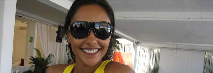 JULIANA MOREIRA, LA SHOWGIRL DI STRISCIA AGGREDITA DALL'EX FIDANZATO - 27/02/2014