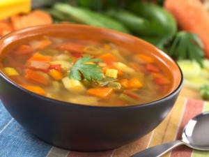 MANGIA IL MINESTRONE PRECOTTO, 33ENNE INTOSSICATO DAL BOTULINO - 06/04/2014